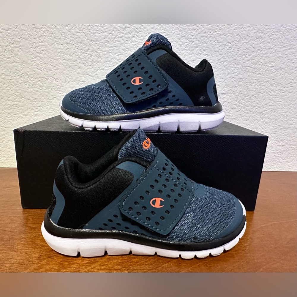 Champion Kids' Gusto
Powerstrap Slate Black Tennis Shoes Sneakers Size US 7.5
